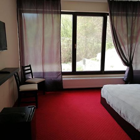 Pensiunea Decebal Resort - Cazanele Dunarii Dubova Eksteriør bilde