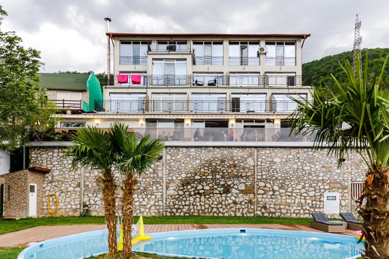 Pensiunea Decebal Resort - Cazanele Dunarii Dubova Eksteriør bilde